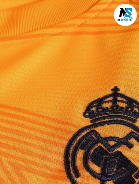 Футбольна форма дитяча з індивідуальним нанесенням Real Madrid (Реал Мадрид), сезон 24/25, 20 розмір, ріст 115-125 см, помаранчева RMO-IA-22 фото